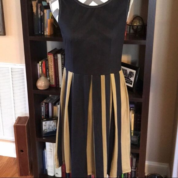 Lily by Firmiana Dress Size Small Black & Gold - Picture 3 of 10